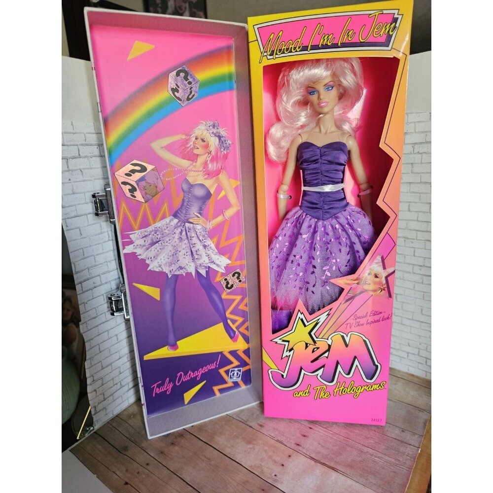 Integrity Toys Jem Mood I’m In TV Show Edition W Club Carry Case Doll NRFB Rare